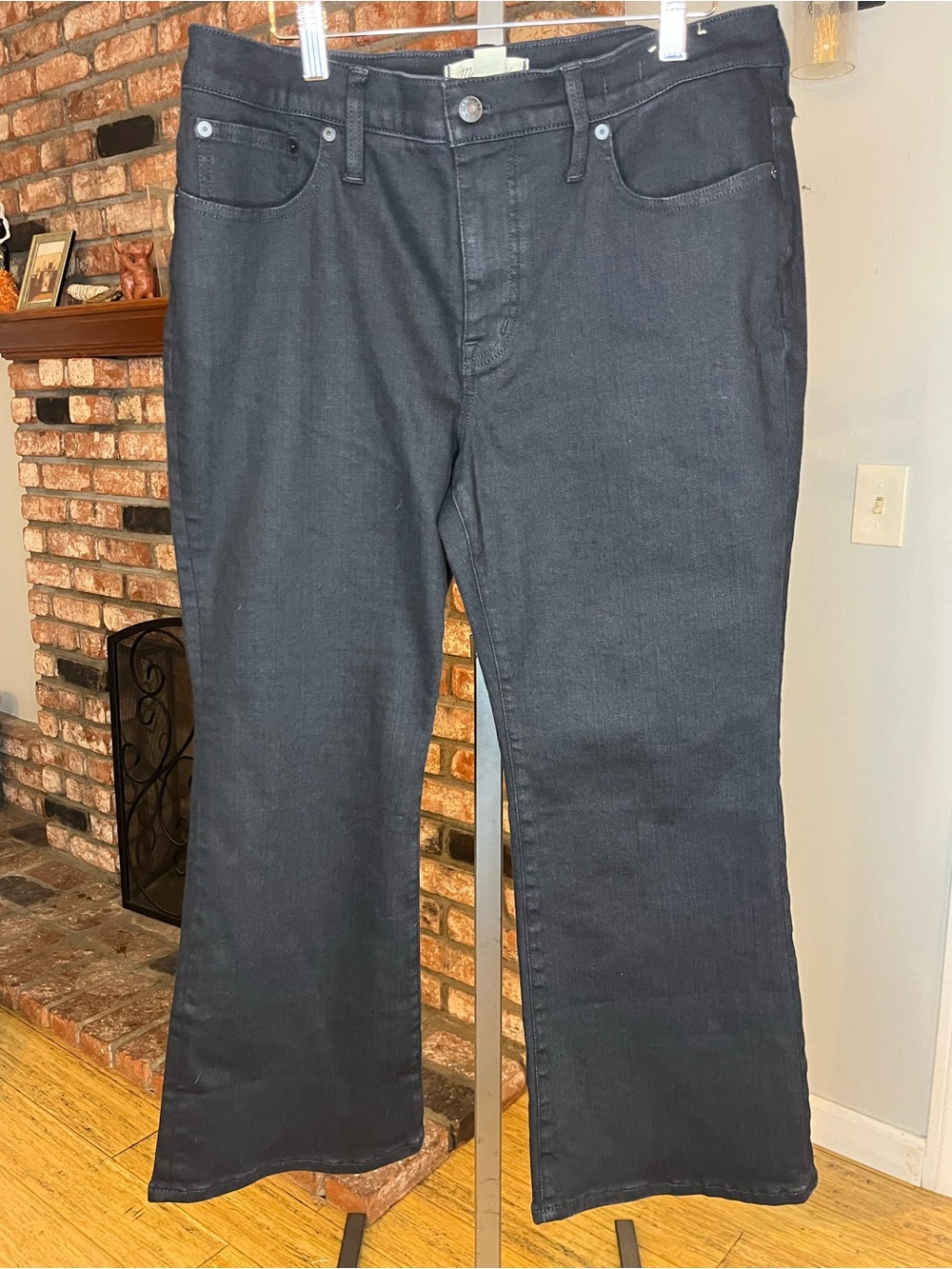 Madewell $138 Mid-Rise Kick Out Crop Jean - Picture 1 of 2